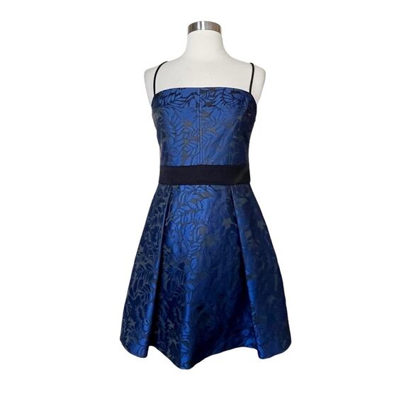 BLACK HALO Mini Cocktail Dress Black Jacquard Metallic Blue Sleeveless Designer - Picture 1 of 8